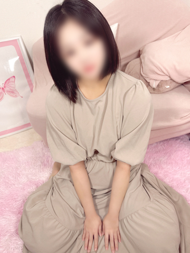 もね☆18歳黒髪未経験清純美女